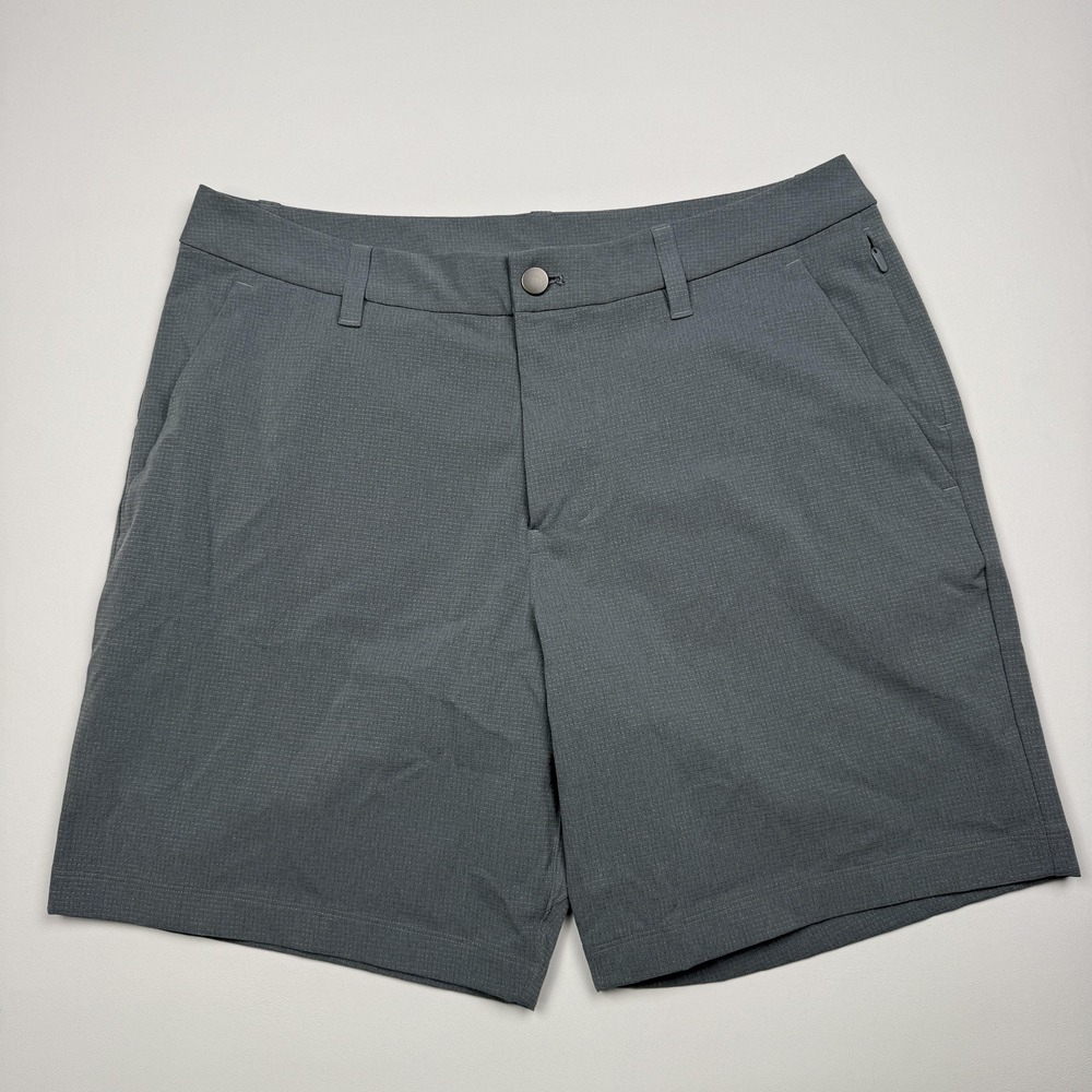 Lululemon Classic Fit 7" WovenAir Shorts Mens 32 Gray Chino Stretch
